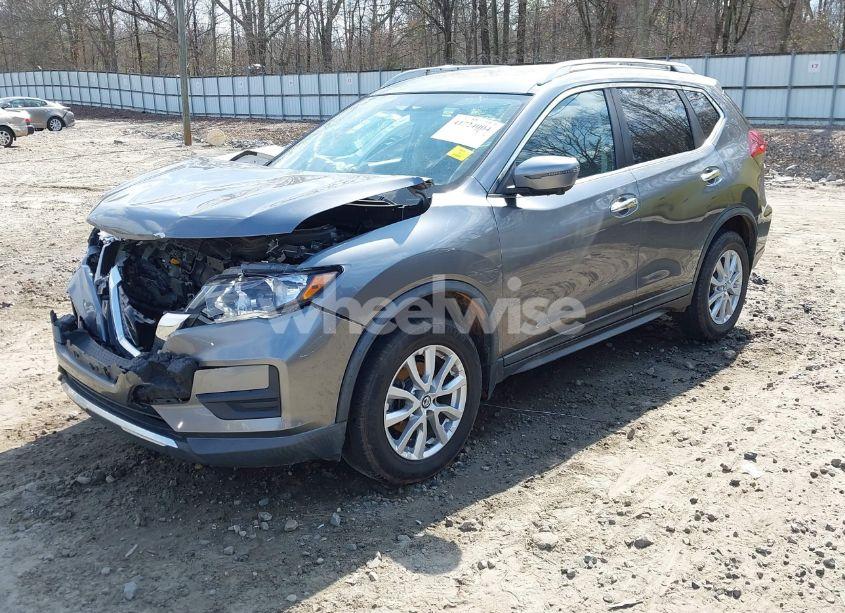 Photo 2 of 2018 Nissan Rogue SV (VIN KNMAT2MV3JP557183)