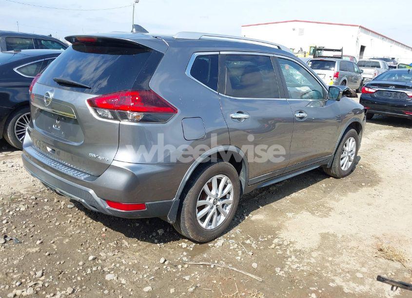 Photo 4 of 2018 Nissan Rogue SV (VIN KNMAT2MV3JP557183)