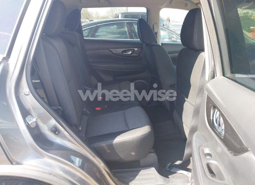 Photo 8 of 2018 Nissan Rogue SV (VIN KNMAT2MV3JP557183)