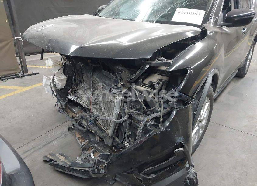 Photo 17 of 2018 Nissan Rogue SV (VIN KNMAT2MV3JP576400)