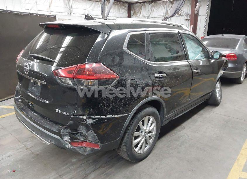 Photo 4 of 2018 Nissan Rogue SV (VIN KNMAT2MV3JP576400)