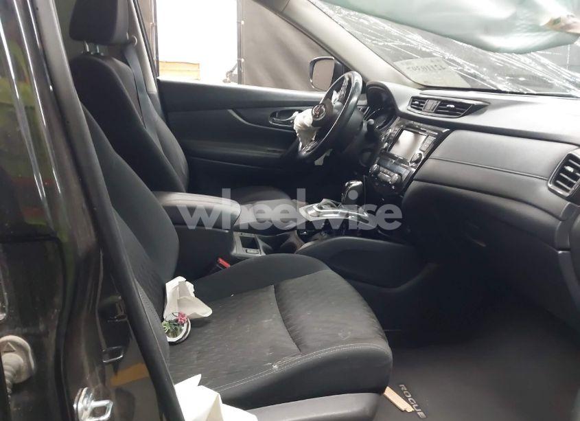 Photo 5 of 2018 Nissan Rogue SV (VIN KNMAT2MV3JP576400)