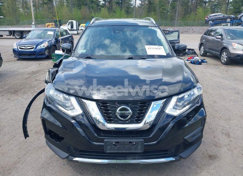 Photo 12 of 2019 Nissan Rogue SV (VIN KNMAT2MV3KP554737)