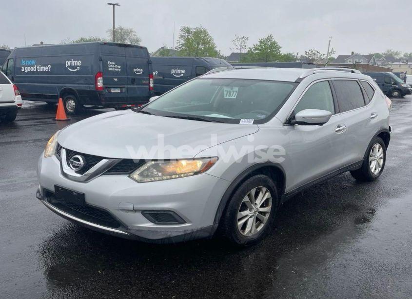 Photo 2 of 2015 Nissan Rogue SV (VIN KNMAT2MV4FP503155)