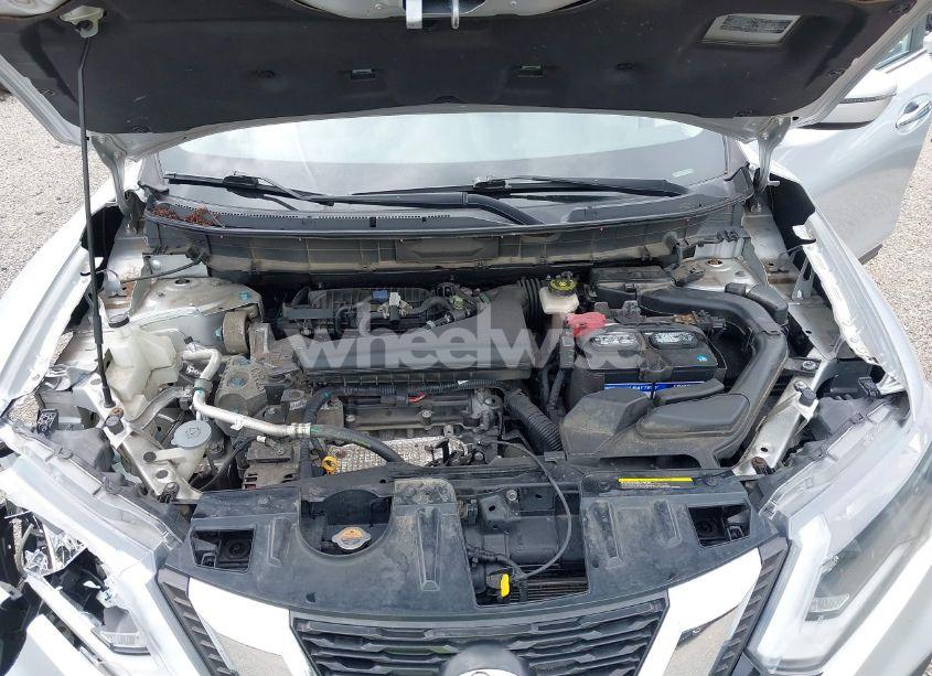 Photo 10 of 2017 Nissan Rogue SV (VIN KNMAT2MV4HP508746)