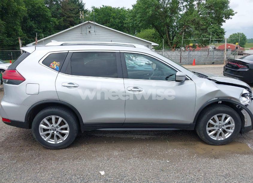 Photo 13 of 2017 Nissan Rogue SV (VIN KNMAT2MV4HP508746)