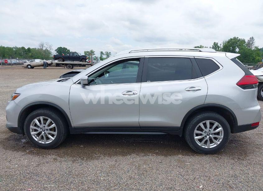 Photo 14 of 2017 Nissan Rogue SV (VIN KNMAT2MV4HP508746)