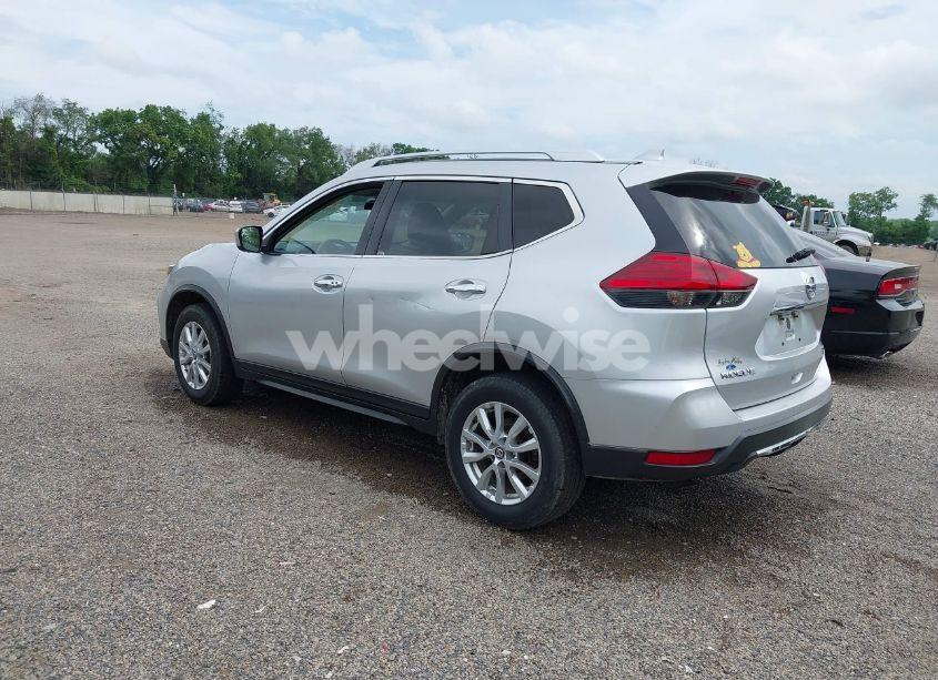 Photo 3 of 2017 Nissan Rogue SV (VIN KNMAT2MV4HP508746)