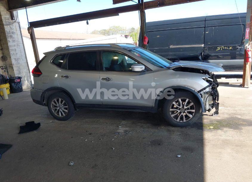 Photo 14 of 2017 Nissan Rogue SV (VIN KNMAT2MV4HP526258)