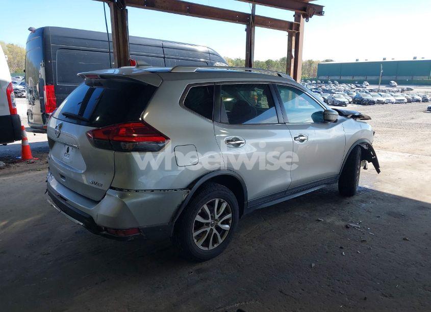 Photo 4 of 2017 Nissan Rogue SV (VIN KNMAT2MV4HP526258)