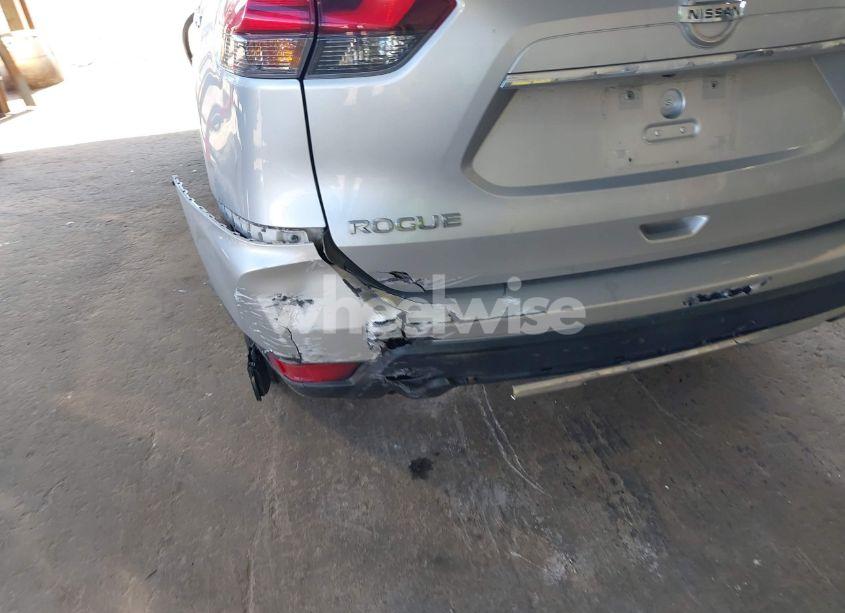 Photo 6 of 2017 Nissan Rogue SV (VIN KNMAT2MV4HP526258)