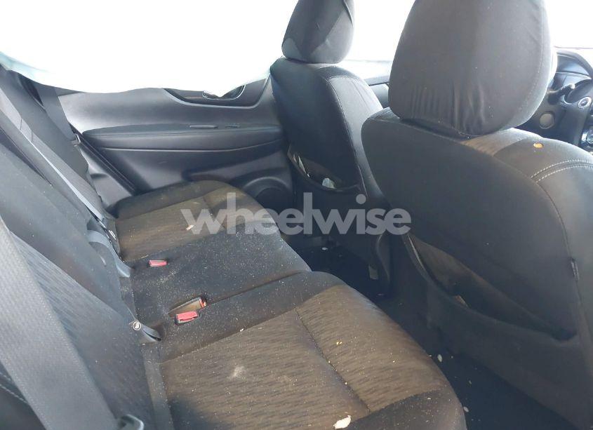 Photo 8 of 2017 Nissan Rogue SV (VIN KNMAT2MV4HP526258)