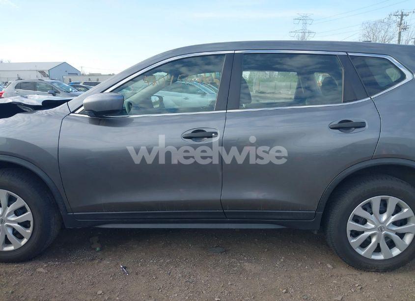 Photo 14 of 2017 Nissan Rogue S (VIN KNMAT2MV4HP565822)