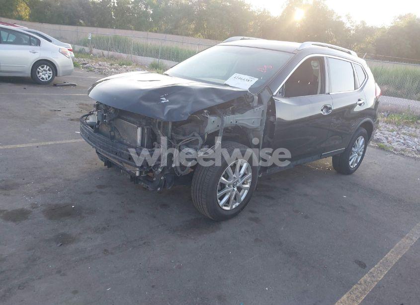 Photo 2 of 2017 Nissan Rogue SV (VIN KNMAT2MV4HP583222)