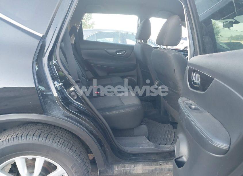 Photo 8 of 2017 Nissan Rogue SV (VIN KNMAT2MV4HP583222)