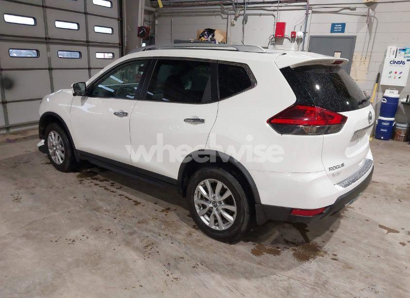 Photo 3 of 2017 Nissan Rogue SV (VIN KNMAT2MV4HP615103)