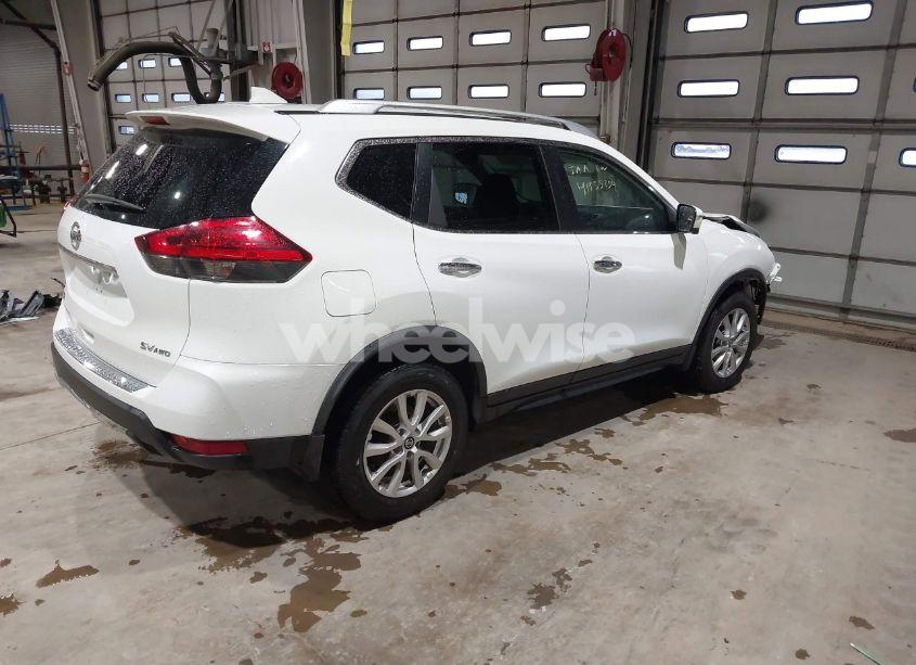 Photo 4 of 2017 Nissan Rogue SV (VIN KNMAT2MV4HP615103)