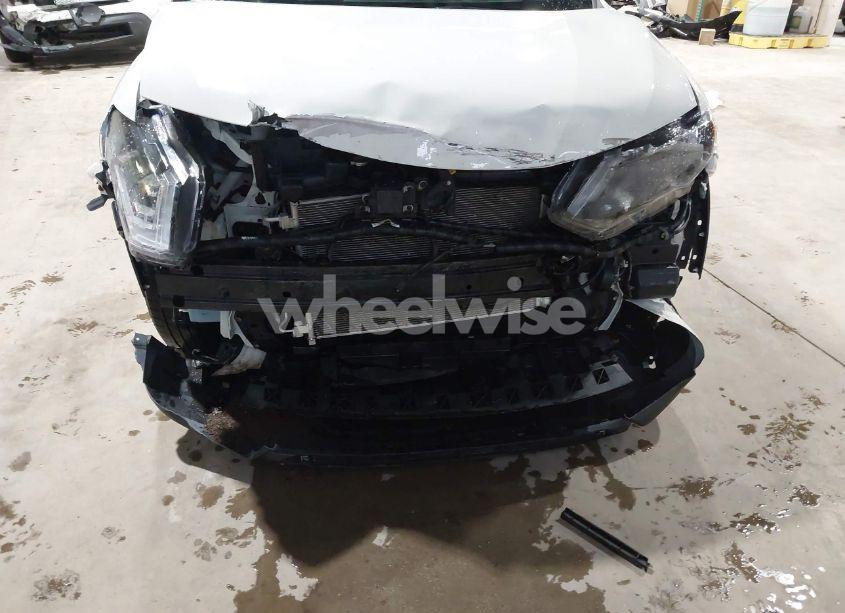 Photo 6 of 2017 Nissan Rogue SV (VIN KNMAT2MV4HP615103)