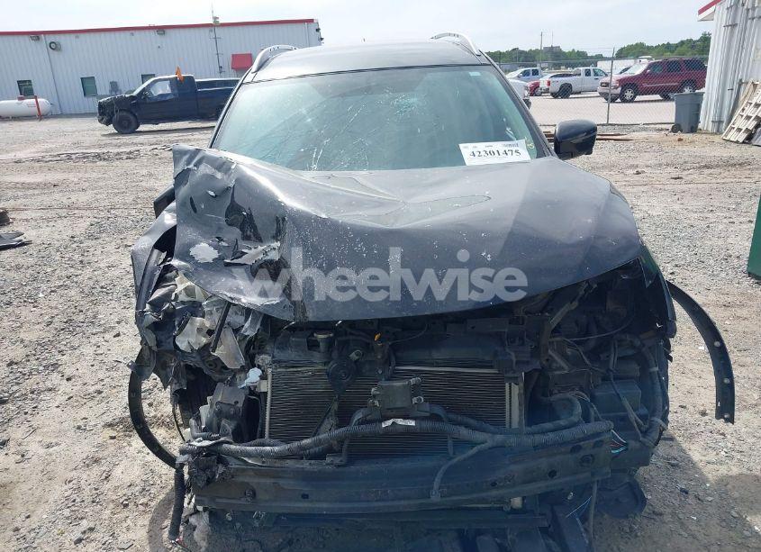 Photo 12 of 2018 Nissan Rogue SV (VIN KNMAT2MV4JP505254)