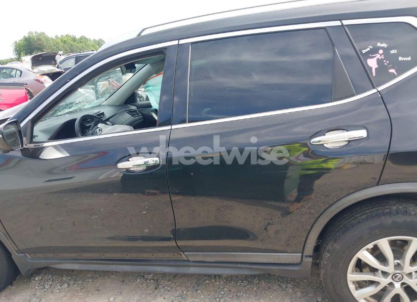 Photo 14 of 2018 Nissan Rogue SV (VIN KNMAT2MV4JP505254)