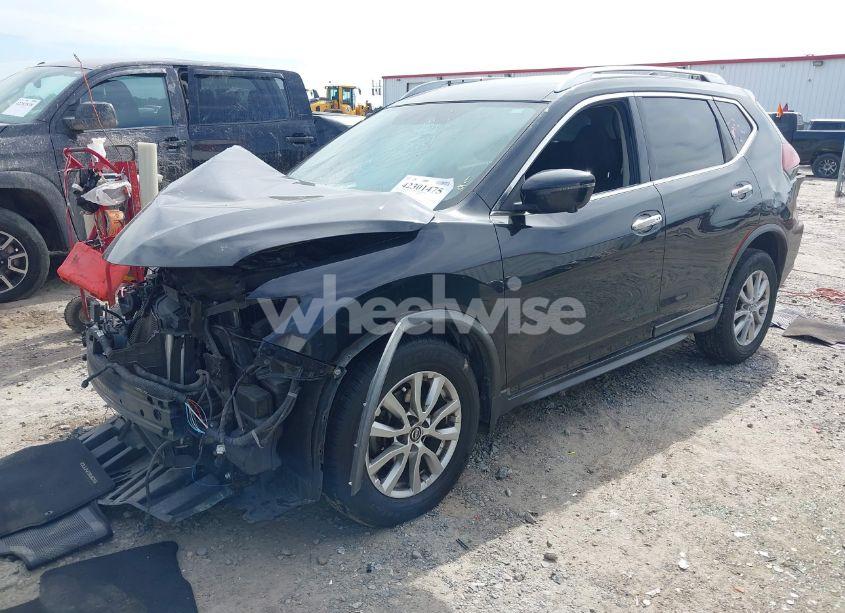 Photo 2 of 2018 Nissan Rogue SV (VIN KNMAT2MV4JP505254)