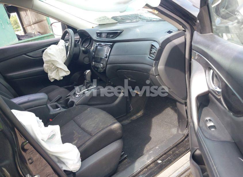 Photo 5 of 2018 Nissan Rogue SV (VIN KNMAT2MV4JP505254)