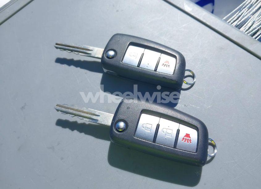 Photo 11 of 2018 Nissan Rogue S (VIN KNMAT2MV4JP552266)