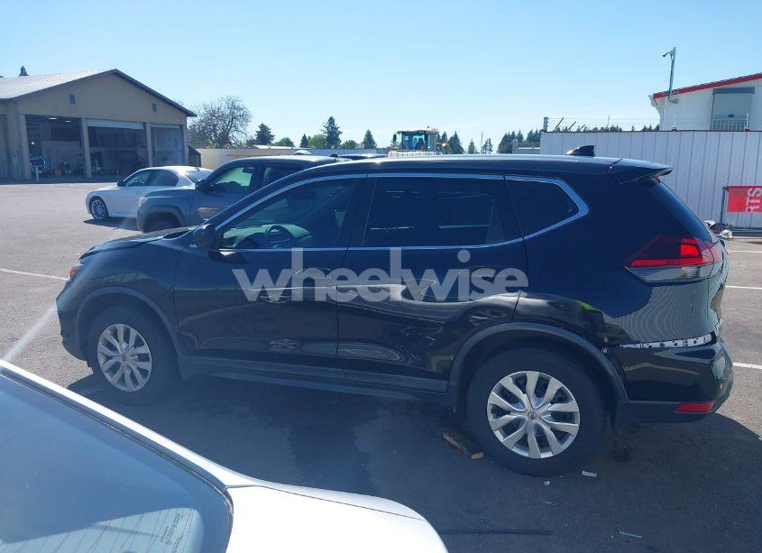 Photo 14 of 2018 Nissan Rogue S (VIN KNMAT2MV4JP552266)