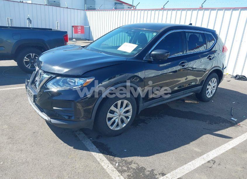Photo 2 of 2018 Nissan Rogue S (VIN KNMAT2MV4JP552266)