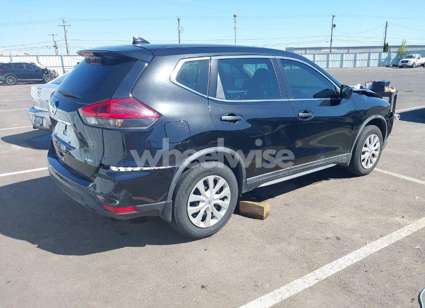 Photo 4 of 2018 Nissan Rogue S (VIN KNMAT2MV4JP552266)