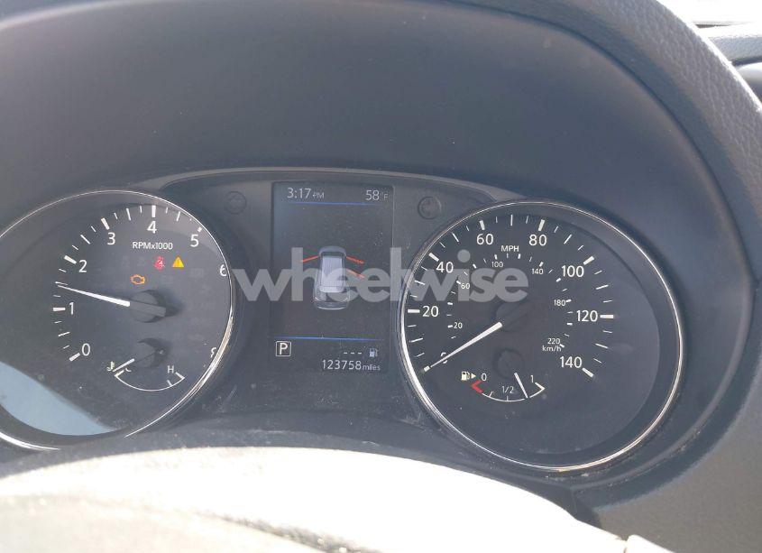 Photo 7 of 2018 Nissan Rogue S (VIN KNMAT2MV4JP552266)