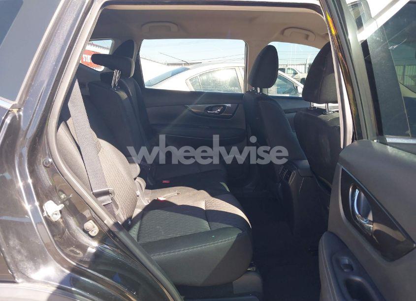 Photo 8 of 2018 Nissan Rogue S (VIN KNMAT2MV4JP552266)