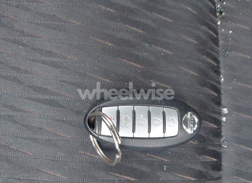 Photo 11 of 2018 Nissan Rogue SV (VIN KNMAT2MV4JP569925)