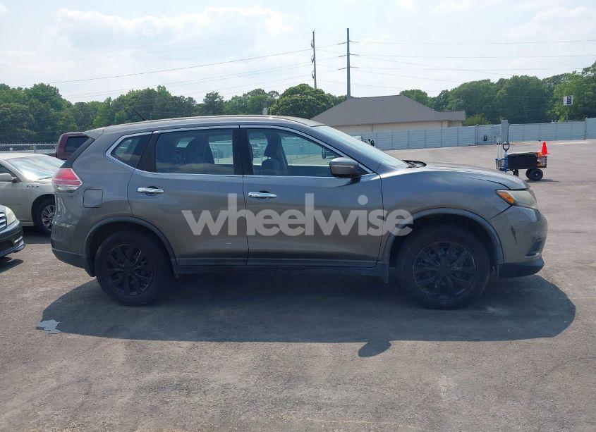 Photo 13 of 2015 Nissan Rogue S (VIN KNMAT2MV5FP522491)