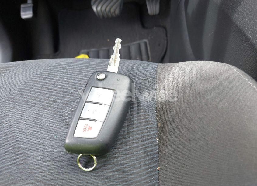 Photo 11 of 2015 Nissan Rogue S (VIN KNMAT2MV5FP577572)