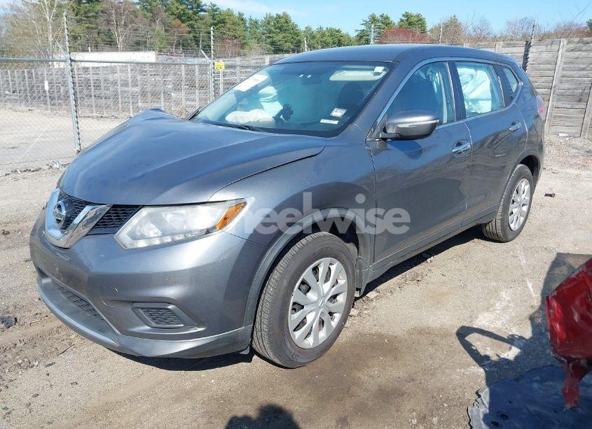 Photo 2 of 2015 Nissan Rogue S (VIN KNMAT2MV5FP583632)