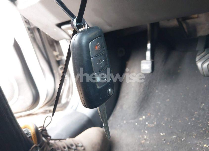 Photo 11 of 2016 Nissan Rogue S (VIN KNMAT2MV5GP609471)