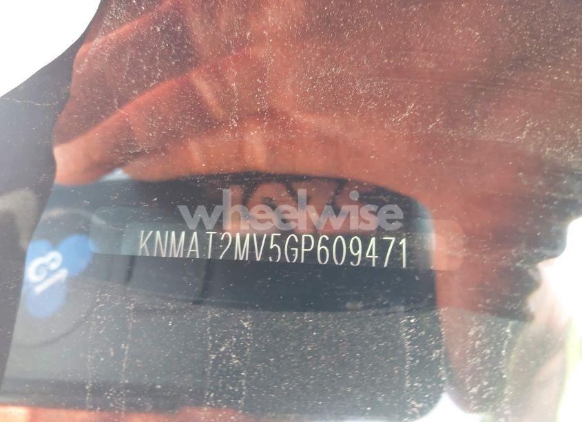 Photo 17 of 2016 Nissan Rogue S (VIN KNMAT2MV5GP609471)