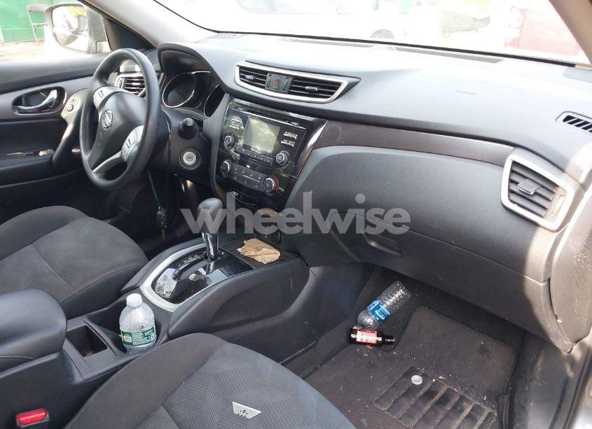 Photo 5 of 2016 Nissan Rogue S (VIN KNMAT2MV5GP609471)