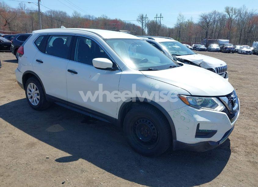 2017 Nissan Rogue S (VIN KNMAT2MV5HP517567) main photo