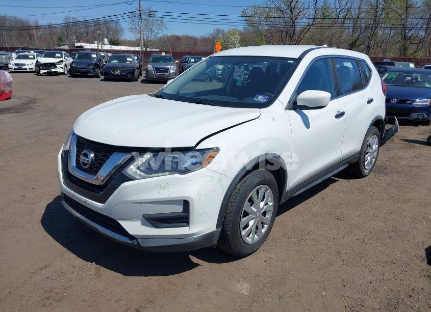 Photo 2 of 2017 Nissan Rogue S (VIN KNMAT2MV5HP517567)