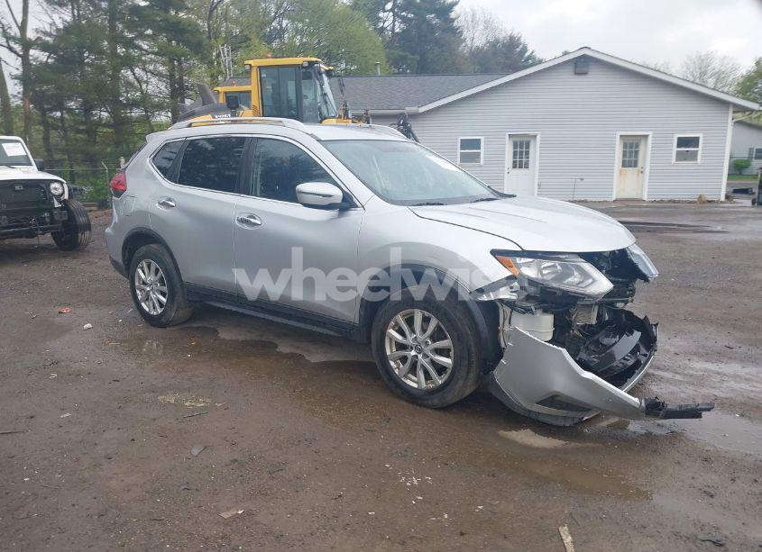 2017 Nissan Rogue SV (VIN KNMAT2MV5HP552643) main photo