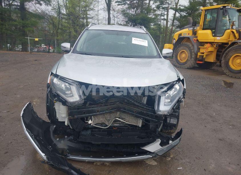 Photo 13 of 2017 Nissan Rogue SV (VIN KNMAT2MV5HP552643)