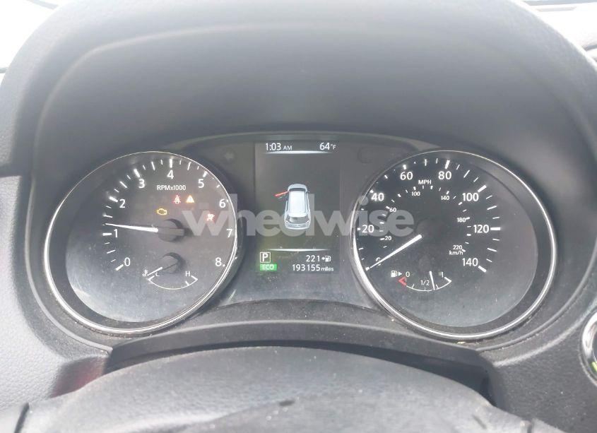 Photo 7 of 2017 Nissan Rogue SV (VIN KNMAT2MV5HP552643)