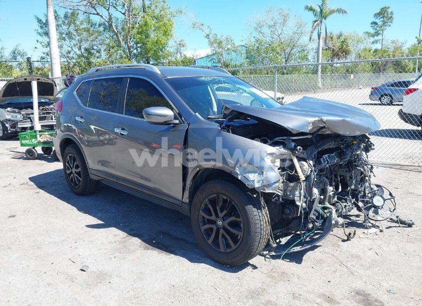 2018 Nissan Rogue SV (VIN KNMAT2MV5JP561638) main photo