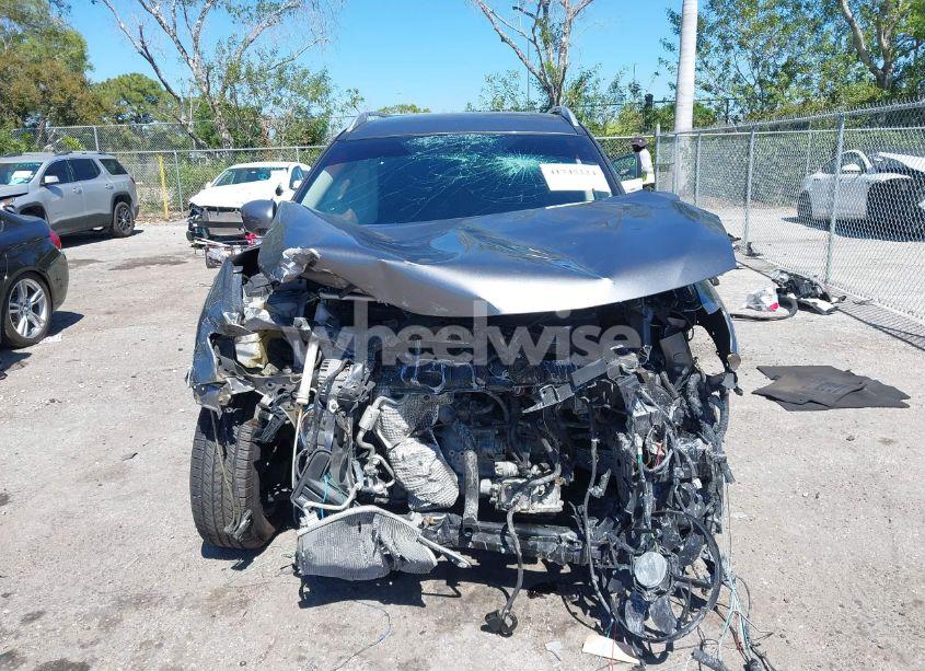 Photo 12 of 2018 Nissan Rogue SV (VIN KNMAT2MV5JP561638)