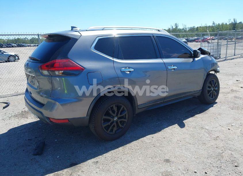 Photo 4 of 2018 Nissan Rogue SV (VIN KNMAT2MV5JP561638)