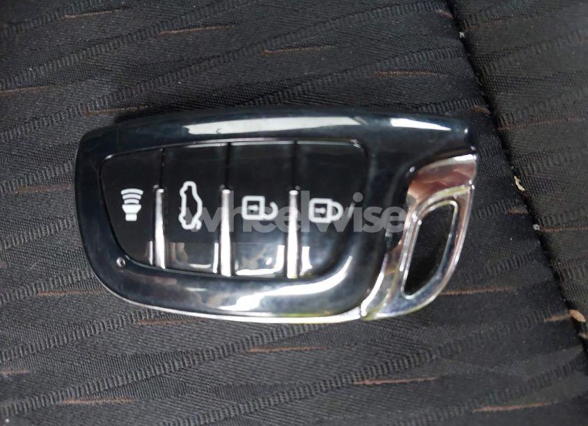 Photo 11 of 2018 Nissan Rogue SV (VIN KNMAT2MV5JP610322)