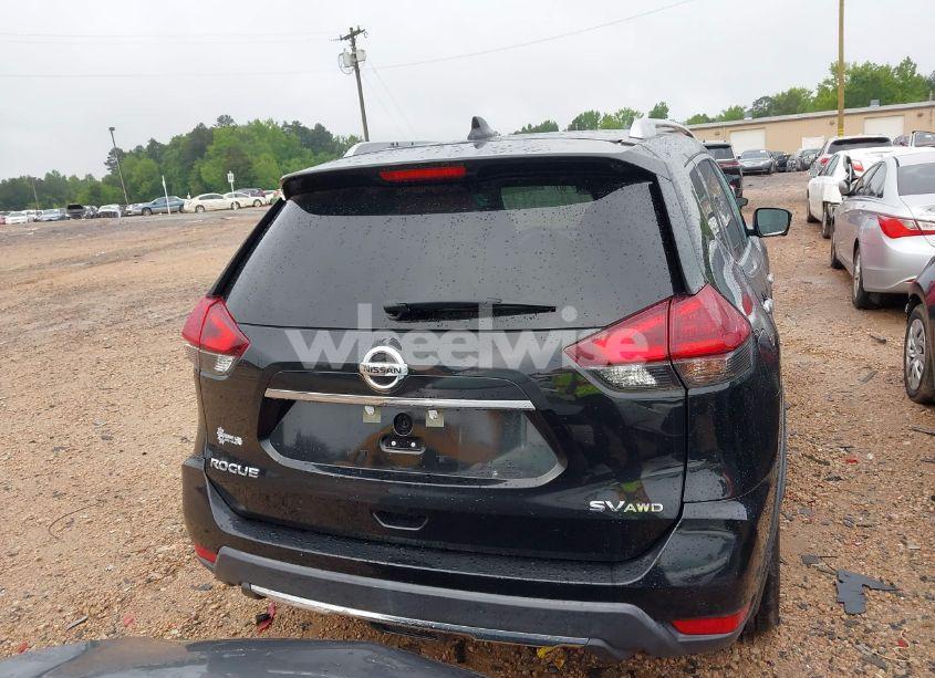 Photo 16 of 2018 Nissan Rogue SV (VIN KNMAT2MV5JP610322)