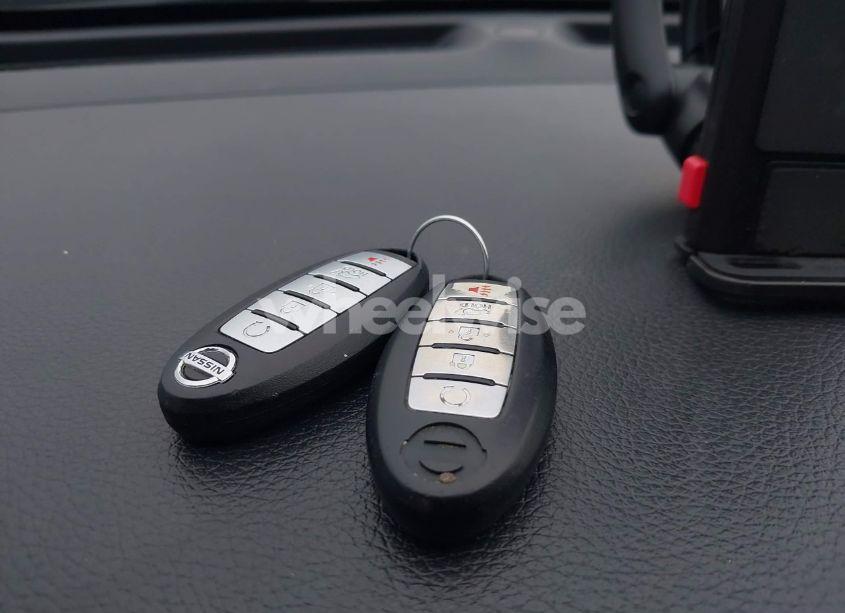 Photo 11 of 2018 Nissan Rogue SV (VIN KNMAT2MV5JP621983)